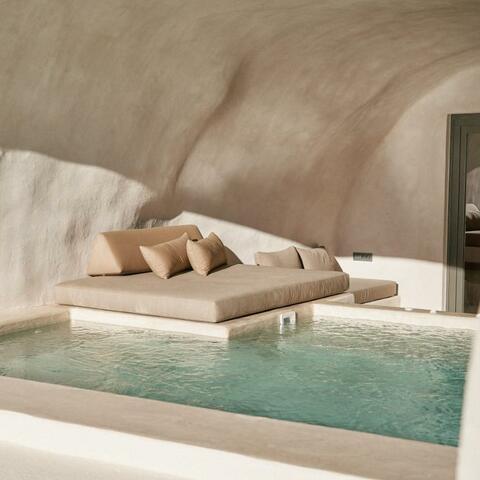 Divine Cave Experience, Santorini