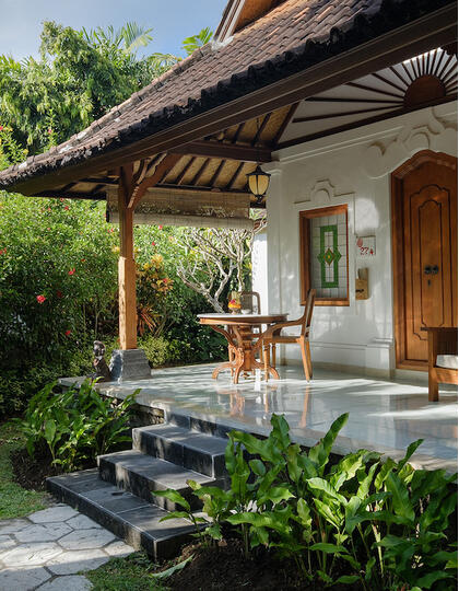 An outdoor space at Tandjung Sari Hotel in Bali