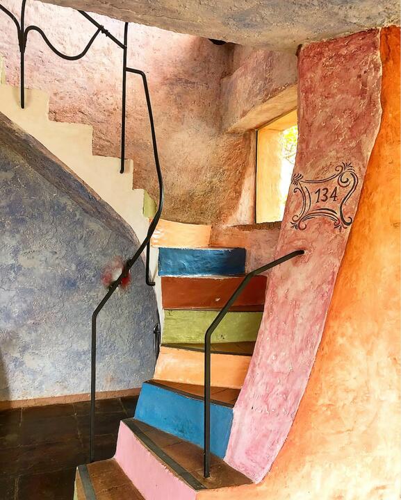 Vibrant entrance to a suite at Hotel Cala di Volpe.