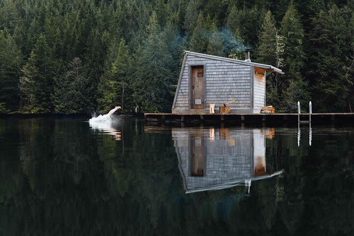 A floating sauna