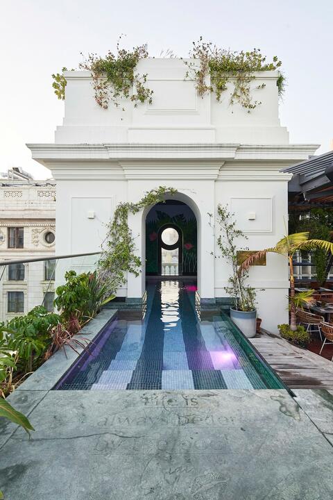 The mini plunge pool